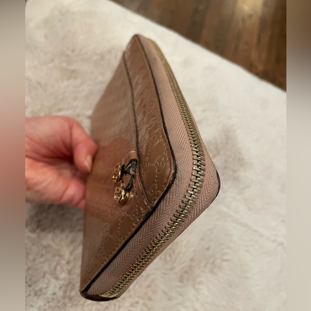 Gucci microguccissima continental zip wallet, metallic rose gold - Picture 9 of 12